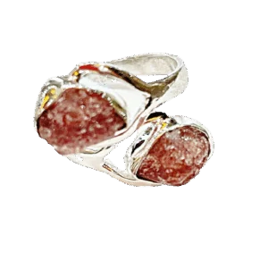 Ezüst gyűrű rubellit kővekkel.