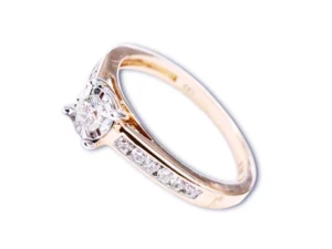 rosegold gyémánt gyűrű – elegáns szoliter oldalkövekkel