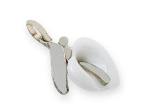 ezüst medál fehér porcelán kála díszítéssel